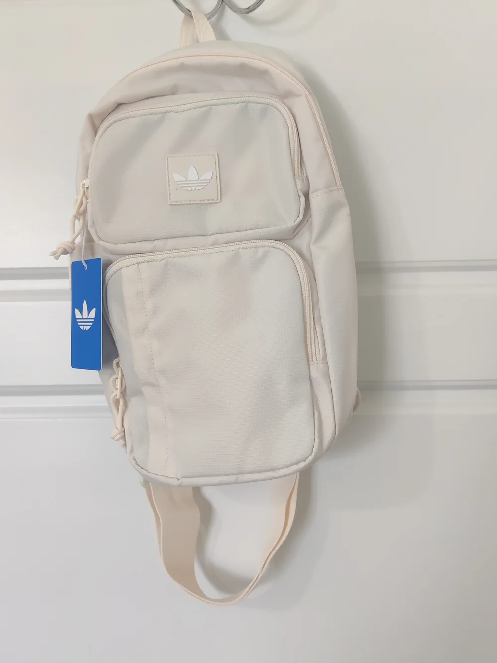 Adidas UTILITY 4 SLING  Bag in Wonder White JJ7605 NWT